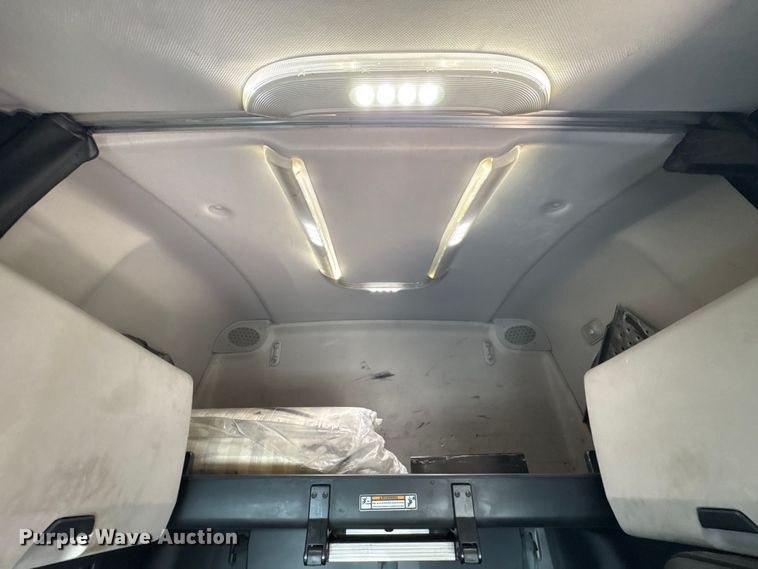 image for item YA2488 2019 Freightliner Cascadia 126 semi truck