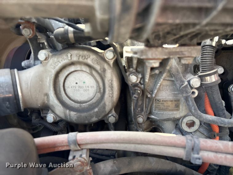 image for item YA2488 2019 Freightliner Cascadia 126 semi truck