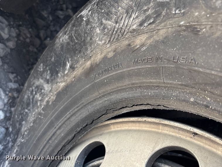 image for item YA2488 2019 Freightliner Cascadia 126 semi truck