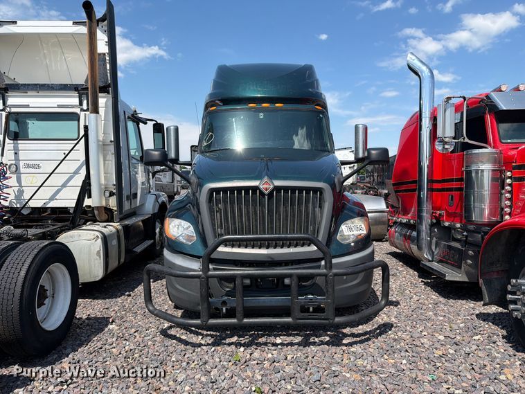 image for item YA2612 2020 International LT625 semi truck