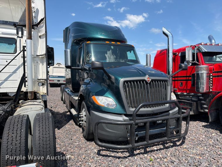 image for item YA2612 2020 International LT625 semi truck