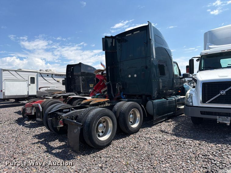 image for item YA2612 2020 International LT625 semi truck