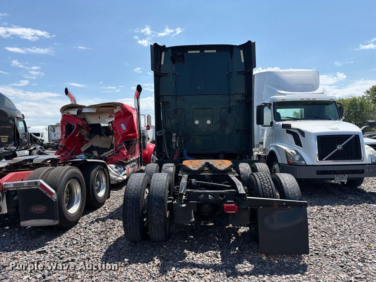 image for item YA2612 2020 International LT625 semi truck