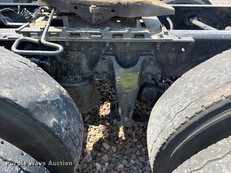 image for item YA2612 2020 International LT625 semi truck