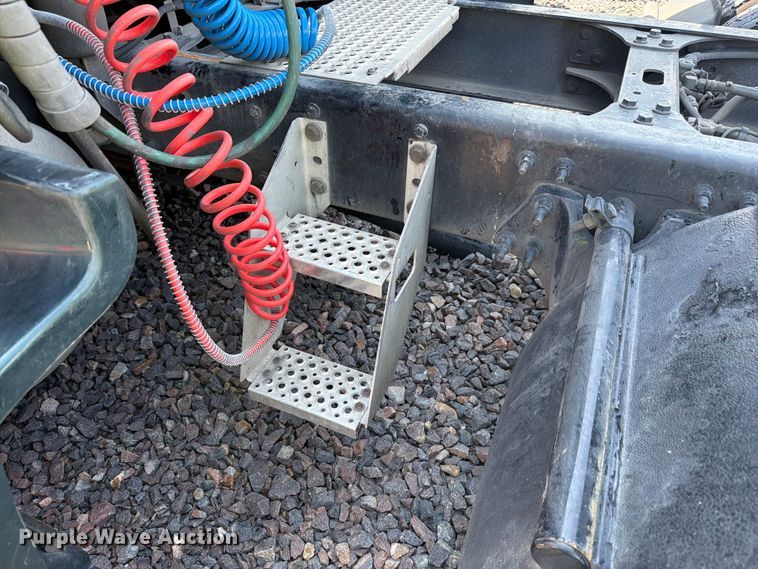 image for item YA2612 2020 International LT625 semi truck