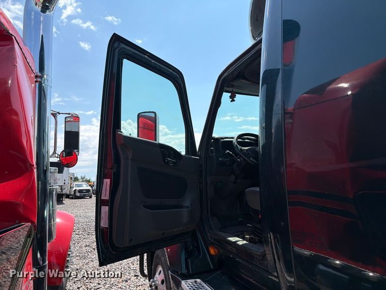 image for item YA2612 2020 International LT625 semi truck