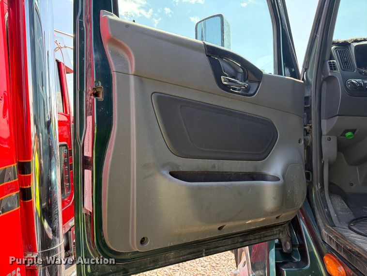 image for item YA2612 2020 International LT625 semi truck