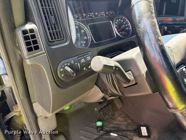 image for item YA2612 2020 International LT625 semi truck