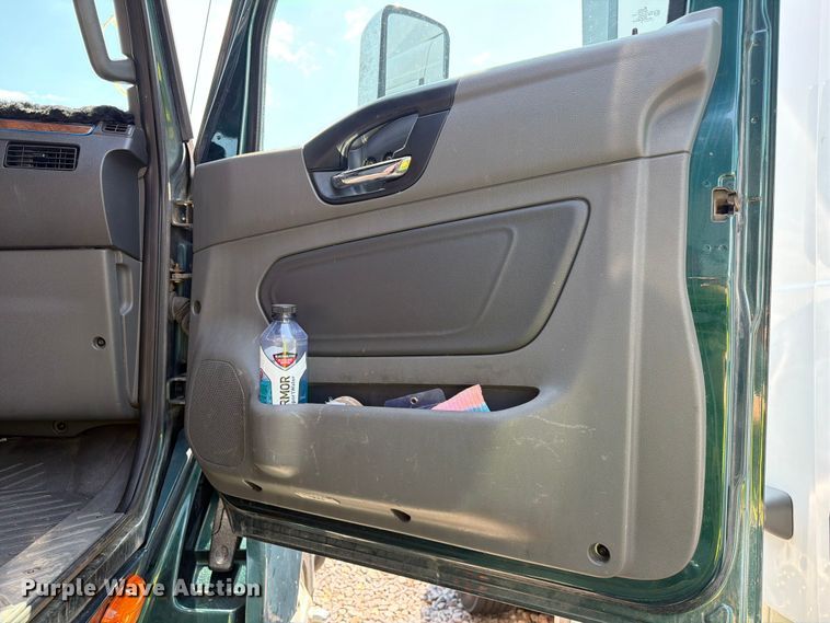 image for item YA2612 2020 International LT625 semi truck