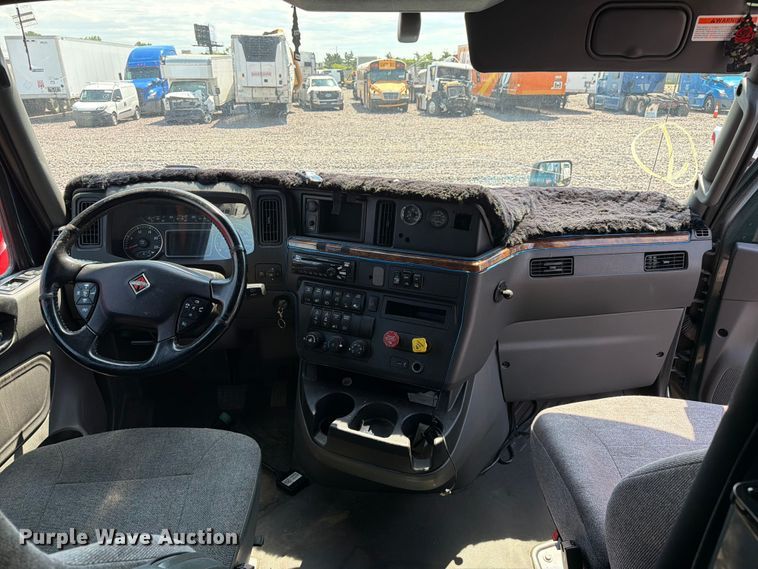 image for item YA2612 2020 International LT625 semi truck