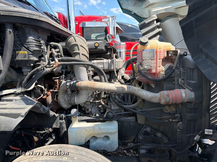 image for item YA2612 2020 International LT625 semi truck