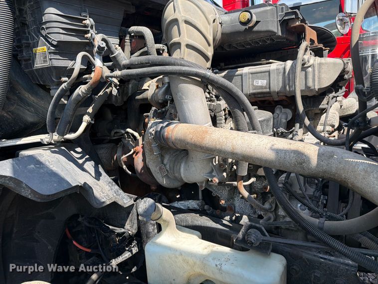 image for item YA2612 2020 International LT625 semi truck