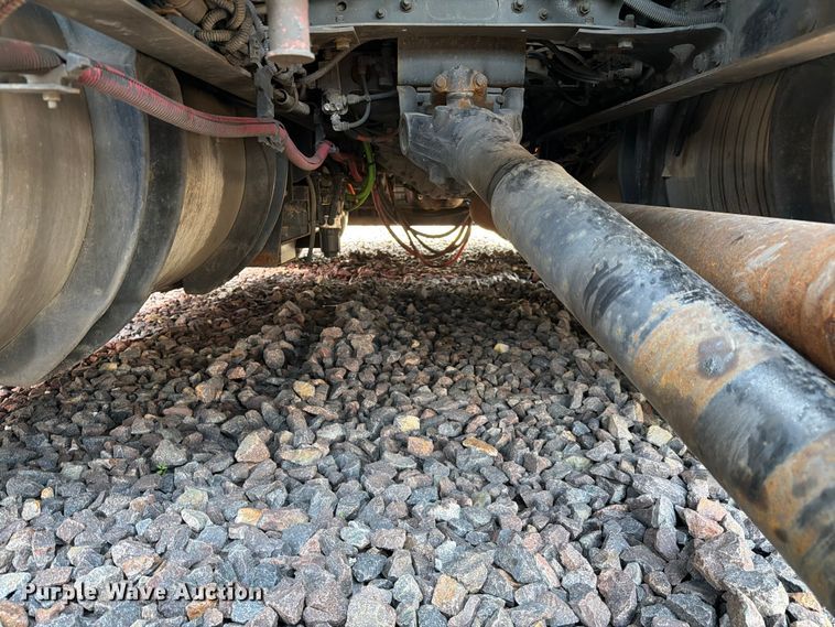 image for item YA2612 2020 International LT625 semi truck