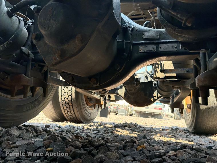 image for item YA2612 2020 International LT625 semi truck