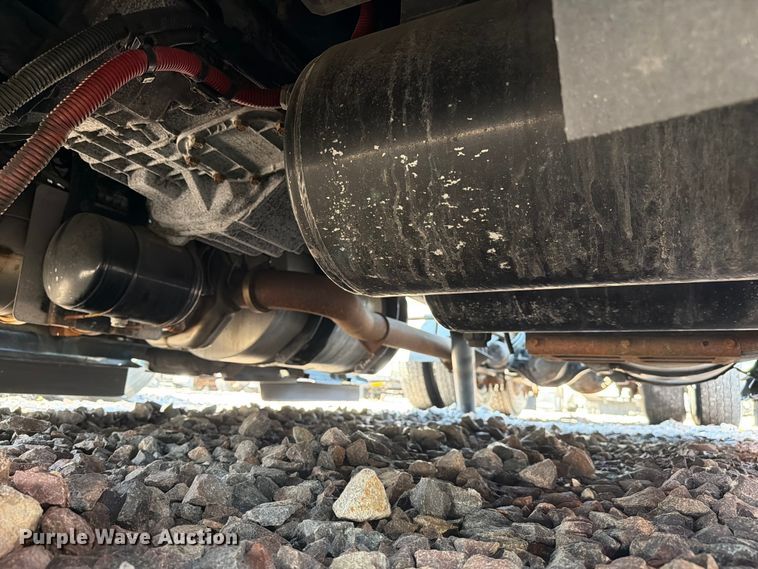 image for item YA2612 2020 International LT625 semi truck