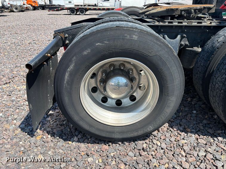 image for item YA2612 2020 International LT625 semi truck