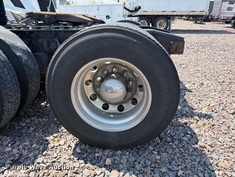 image for item YA2612 2020 International LT625 semi truck