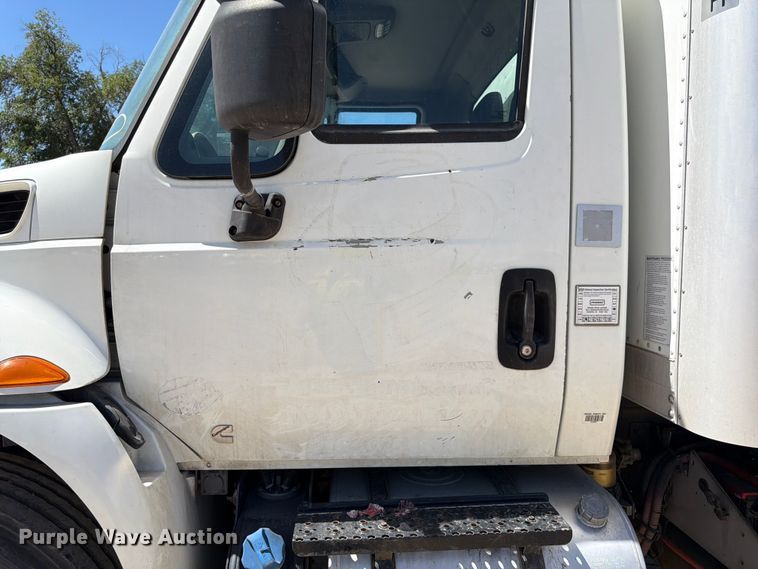 image for item YA2617 2019 International MA025 box truck