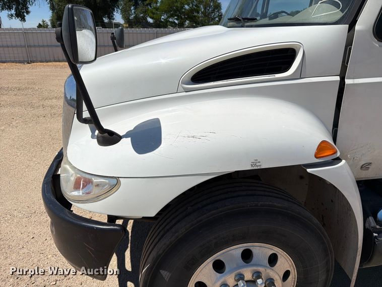 image for item YA2617 2019 International MA025 box truck