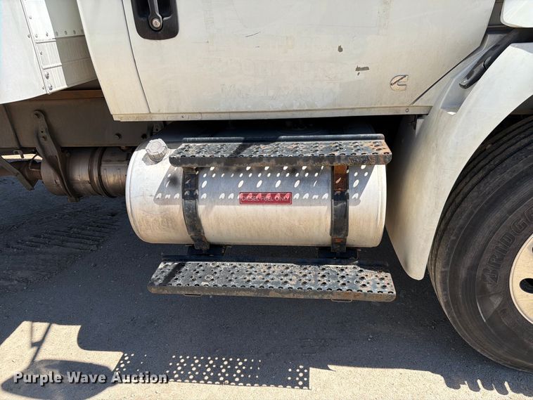 image for item YA2617 2019 International MA025 box truck