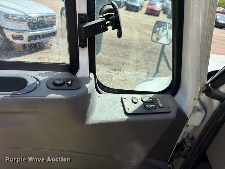 image for item YA2617 2019 International MA025 box truck