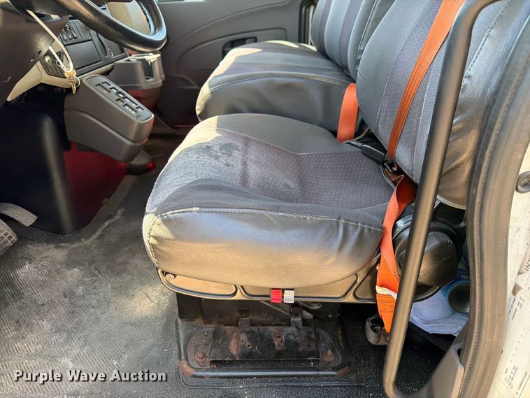 image for item YA2617 2019 International MA025 box truck