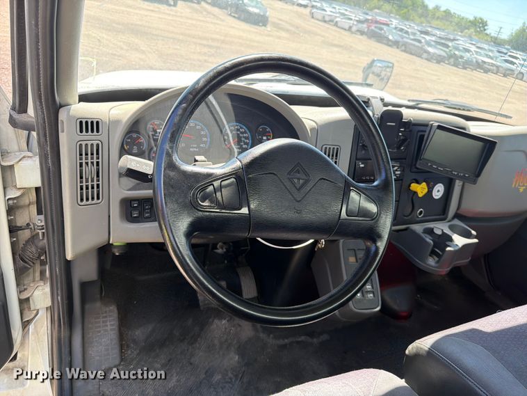 image for item YA2617 2019 International MA025 box truck