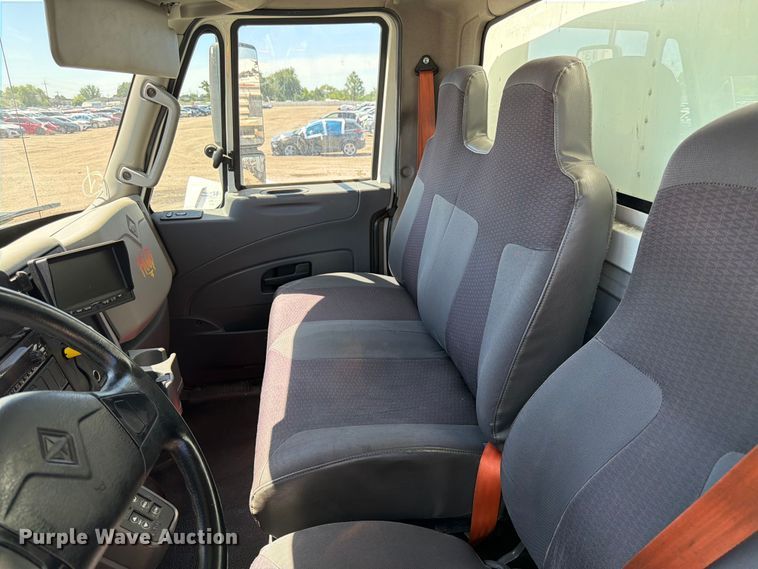 image for item YA2617 2019 International MA025 box truck