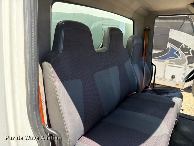 image for item YA2617 2019 International MA025 box truck