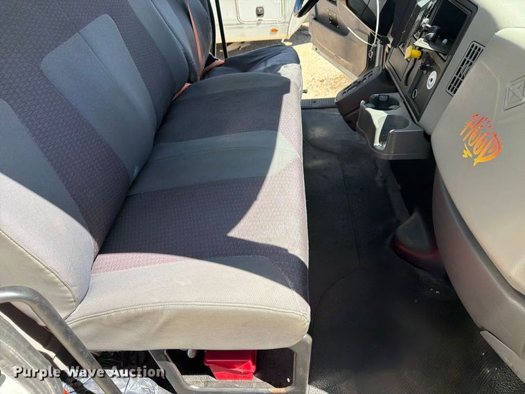 image for item YA2617 2019 International MA025 box truck
