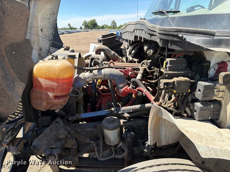 image for item YA2617 2019 International MA025 box truck
