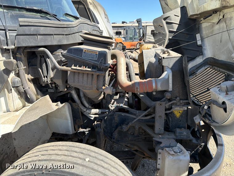 image for item YA2617 2019 International MA025 box truck