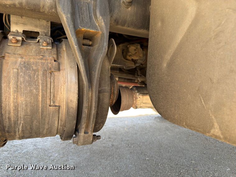image for item YA2617 2019 International MA025 box truck