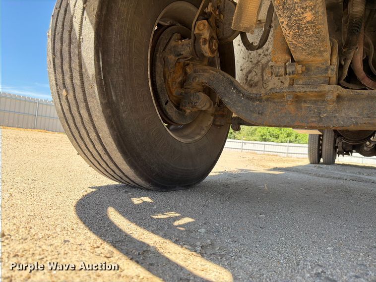 image for item YA2617 2019 International MA025 box truck