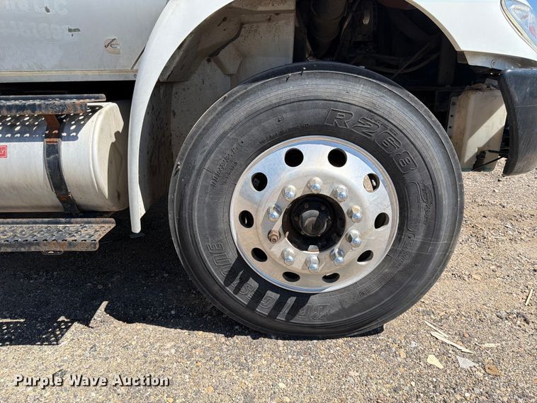 image for item YA2617 2019 International MA025 box truck