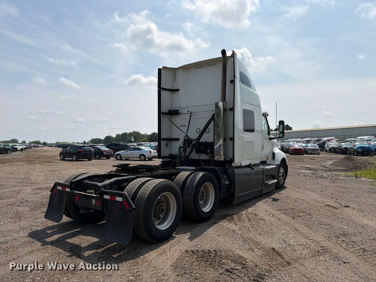 image for item YA2662 2020 International LT625 semi truck