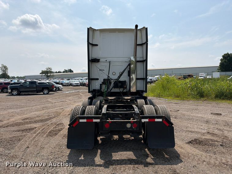 image for item YA2662 2020 International LT625 semi truck