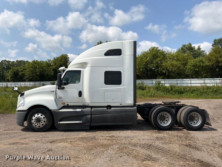image for item YA2662 2020 International LT625 semi truck