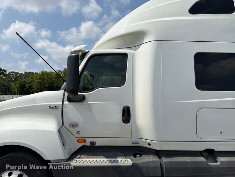 image for item YA2662 2020 International LT625 semi truck