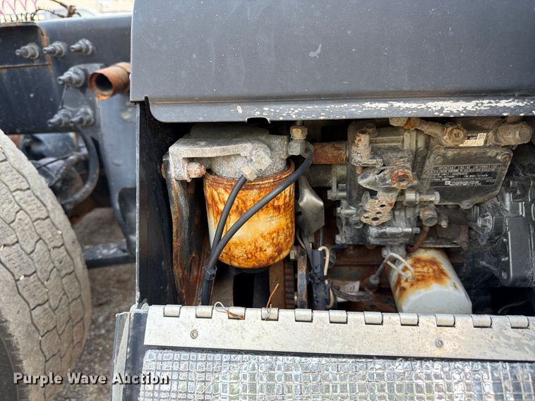image for item YA2662 2020 International LT625 semi truck