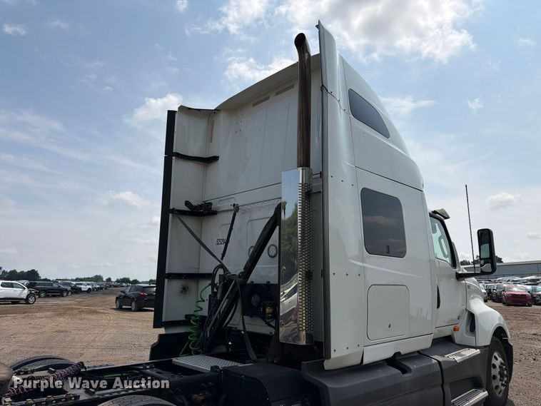 image for item YA2662 2020 International LT625 semi truck