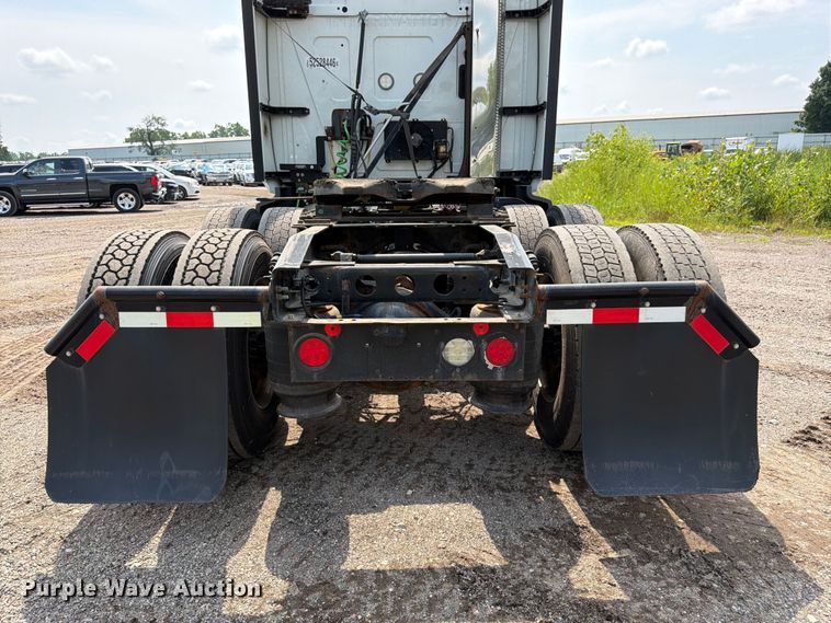 image for item YA2662 2020 International LT625 semi truck