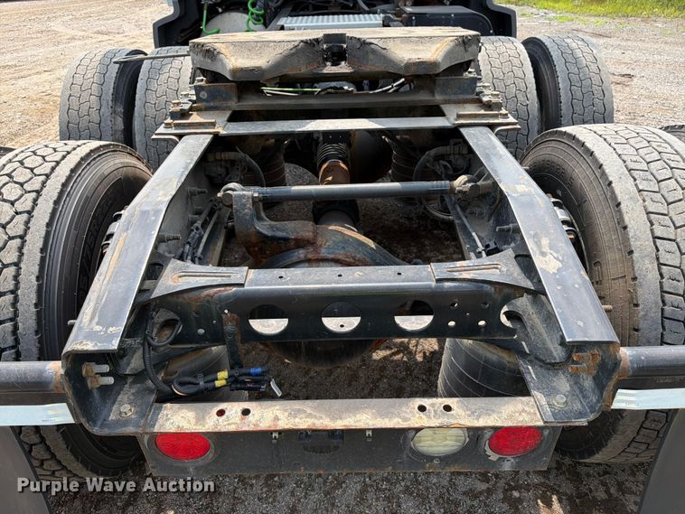 image for item YA2662 2020 International LT625 semi truck