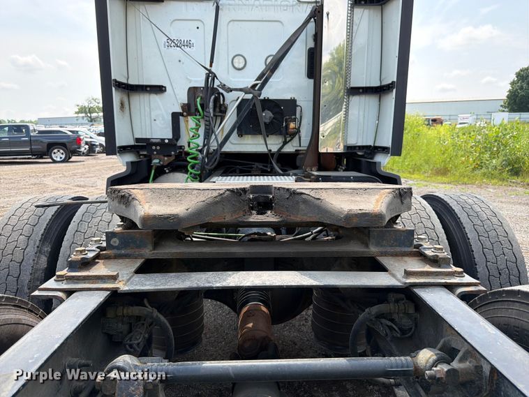 image for item YA2662 2020 International LT625 semi truck