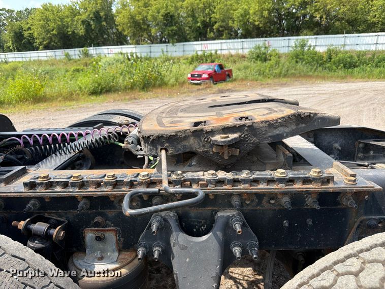 image for item YA2662 2020 International LT625 semi truck