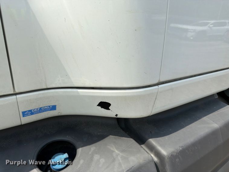 image for item YA2662 2020 International LT625 semi truck
