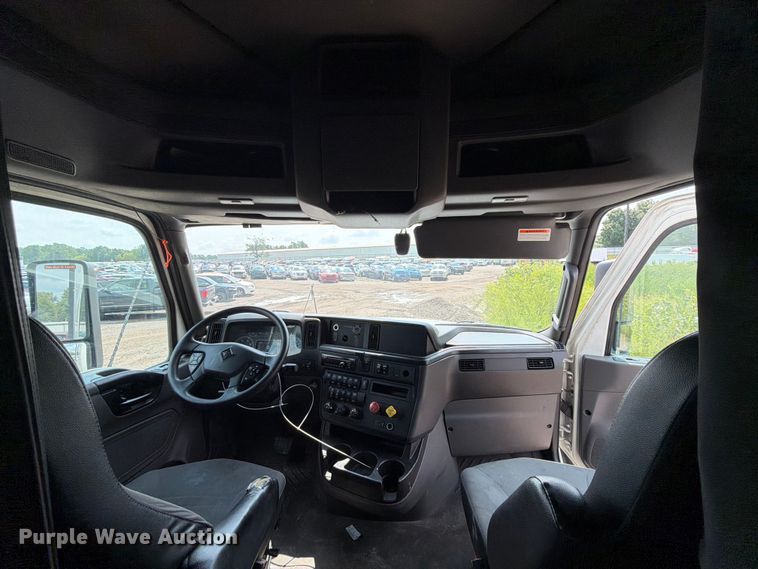 image for item YA2662 2020 International LT625 semi truck