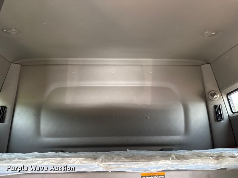image for item YA2662 2020 International LT625 semi truck