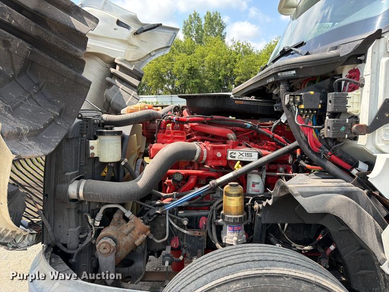 image for item YA2662 2020 International LT625 semi truck