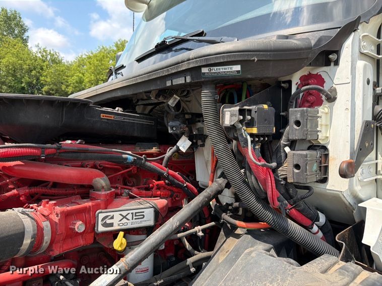 image for item YA2662 2020 International LT625 semi truck